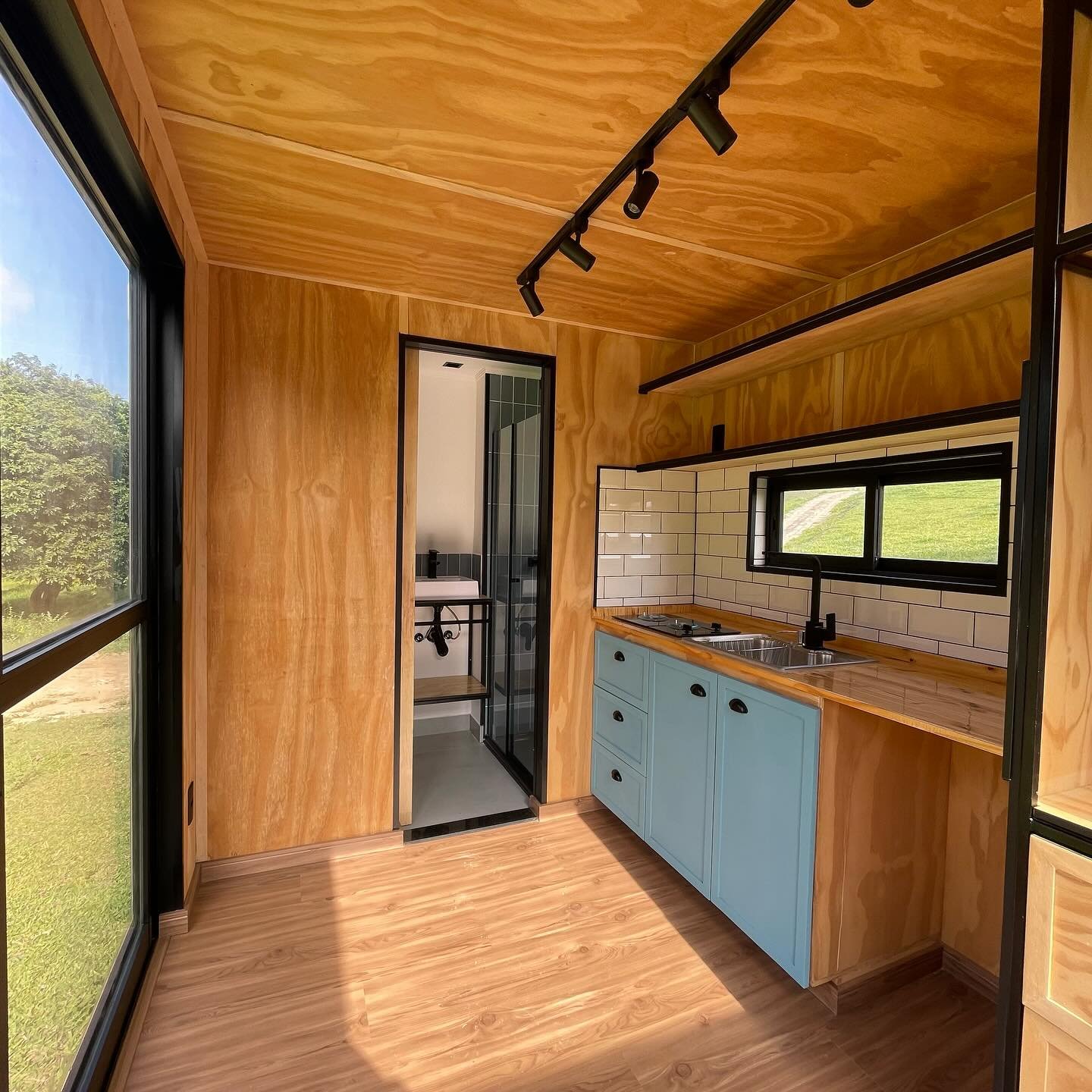 Custom 20ft Cozy Cabin Container House For Sale