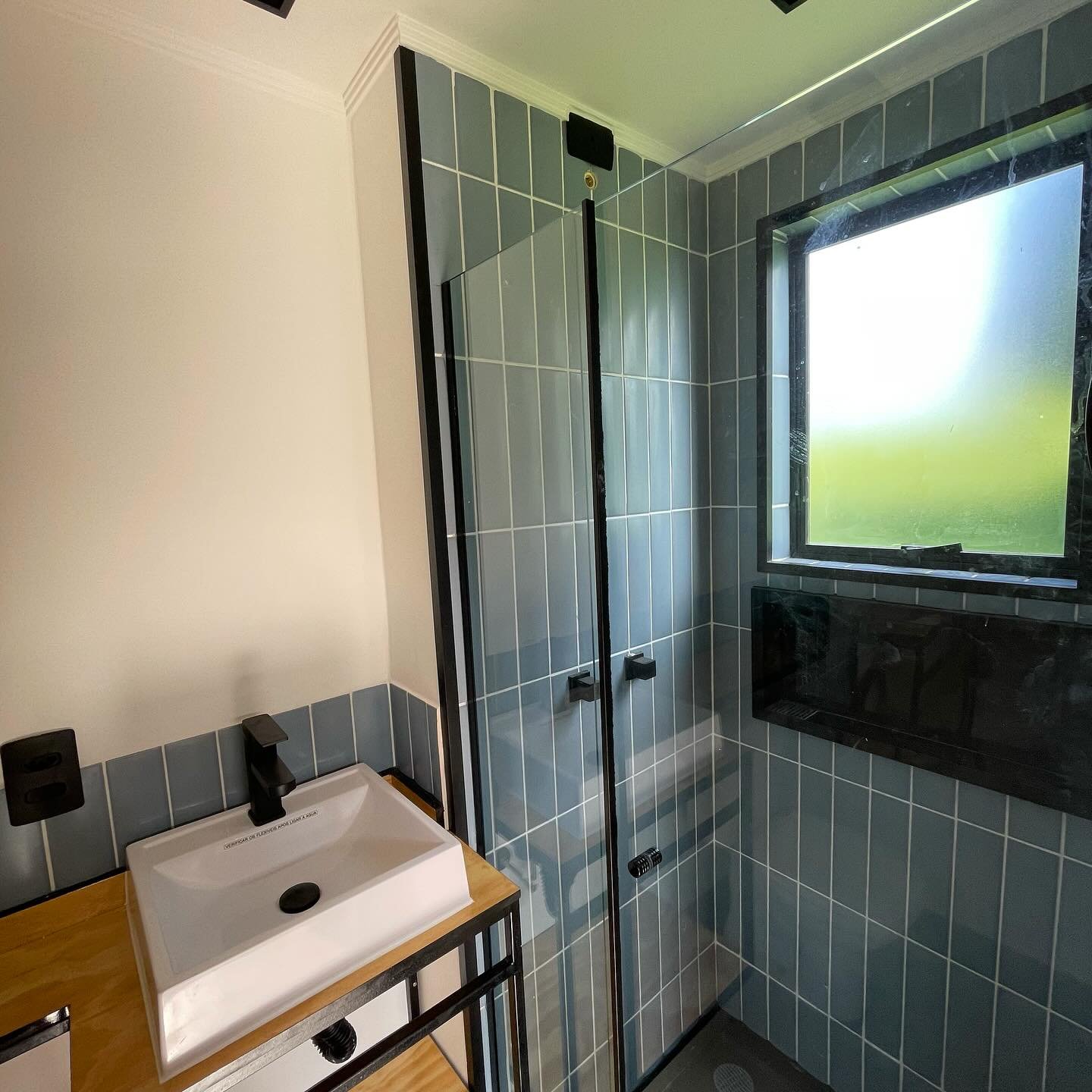 Custom 20ft Cozy Cabin Container House For Sale